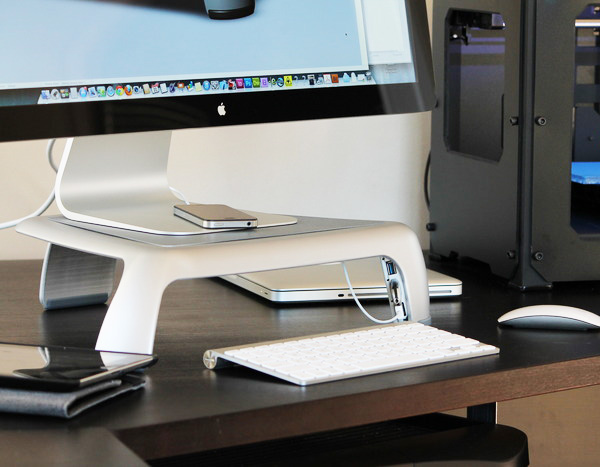 thunderbolt_and_iphone